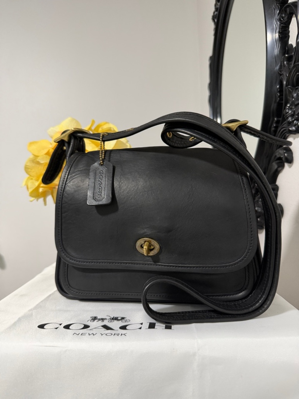 Coach Vintage 9061 Black Leather Crossbody Bag